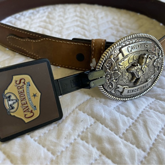 Cavender’ Learger belt with buckle - Picture 2 of 4
